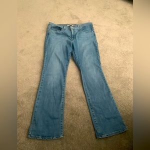 Levi’s 315 sculpting bootleg cut jeans sz 33 (plus size)